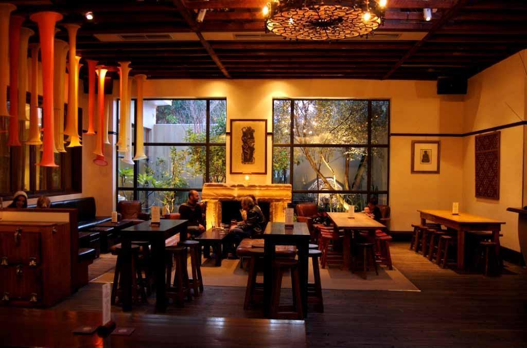 3 Weeds Bar And Restaurant