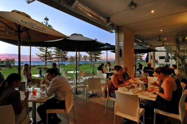 Mullaloo Beach Hotel