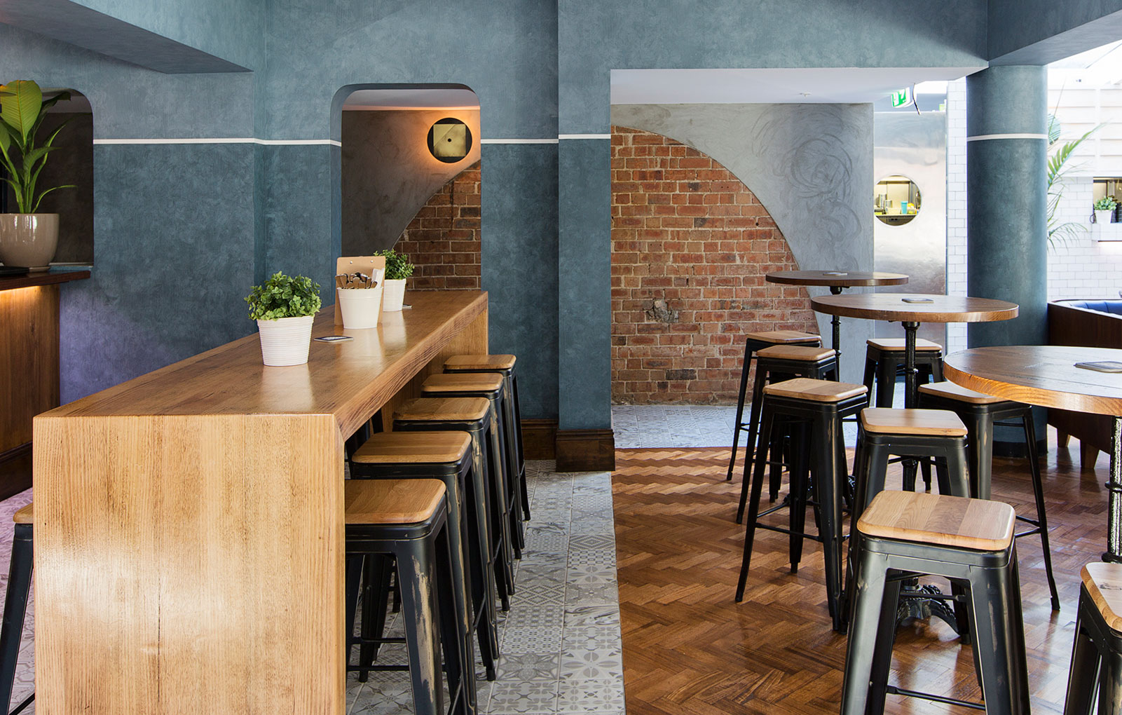 Grand National Restaurant & Cocktail Bar